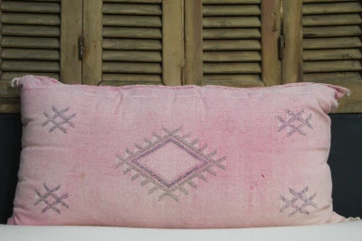 Sabra Kussen uit Marokko roze 100cm x 50cm incl vulling nr. 80204