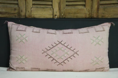 Sabra Kussen uit Marokko roze 100cm x 50cm incl vulling nr. 91209